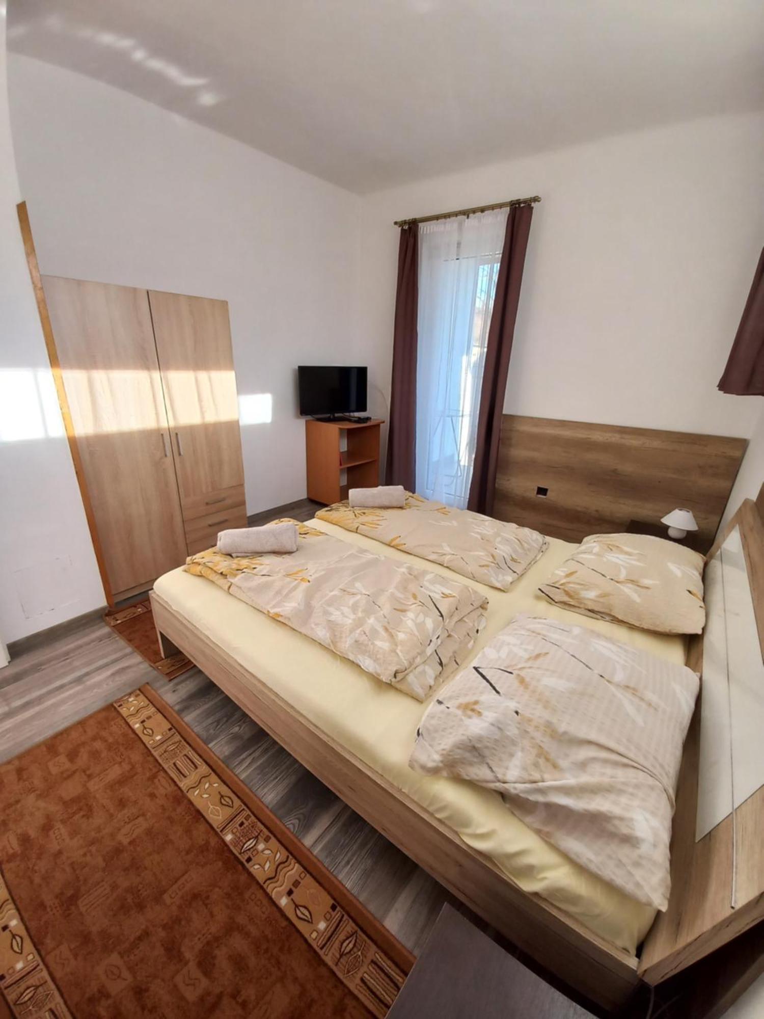 Aquatherma Apartman Sarospatak Luaran gambar